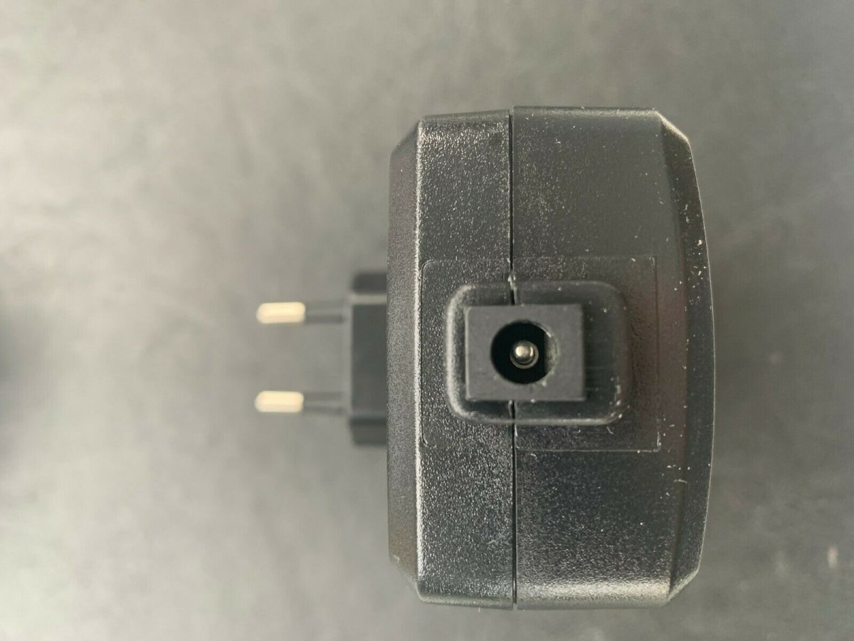 Netzteil Modell LPS37-200-1500-2 runder Eingang – Bild 3